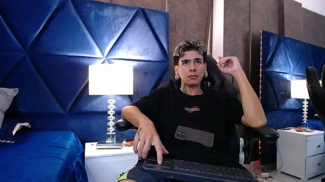 Bel Sebu online show from April 11, 8:35 pm