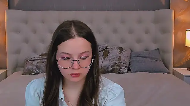 Snapshot of SYDNEY_DIAMONDS chatting on April 5, 4:48 pm SYDNEY DIAMONDS online show from April 5, 4:48 pm