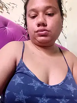 Snapshot of shanell_valen04 chatting on April 5, 3:09 pm shanell valen04 online show from April 5, 3:09 pm