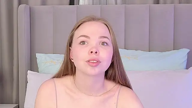 SatinSapphiree online show from April 29, 7:12 am