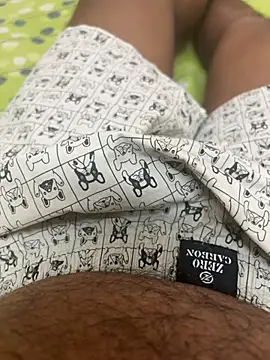 Snapshot of Rahul_the_playboy chatting on April 12, 6:57 pm Rahul the playboy online show from April 12, 6:57 pm
