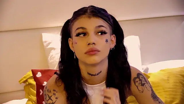 YasminnStorm online show from May 26, 4:08 am