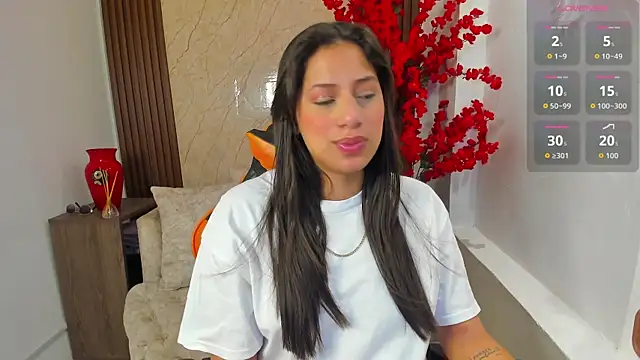 Snapshot of Atiena_ chatting on July 11, 7:49 pm Atiena online show from July 11, 7:49 pm