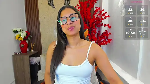 Snapshot of Atiena_ chatting on July 14, 7:52 pm Atiena online show from July 14, 7:52 pm