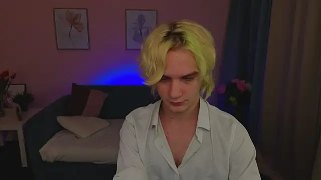 JameMilann online show from April 21, 8:34 pm