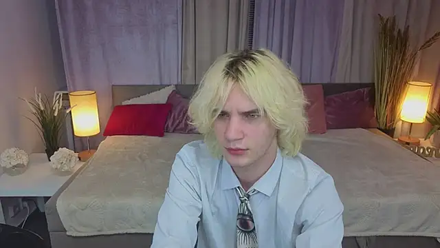 JameMilann online show from May 25, 8:26 pm