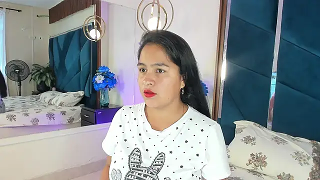 AprilMiiller online show from April 30, 1:50 pm