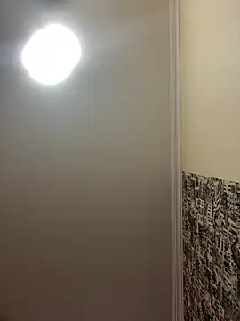 Snapshot of LucyVixxen chatting on April 9, 12:43 pm LucyVixxen online show from April 9, 12:43 pm