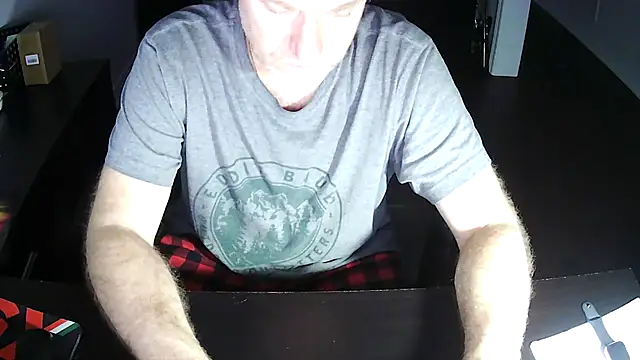 Snapshot of Shalun2000 chatting on April 9, 12:43 am Shalun2000 online show from April 9, 12:43 am