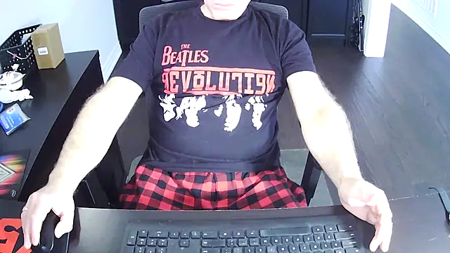 Snapshot of Shalun2000 chatting on April 11, 3:16 pm Shalun2000 online show from April 11, 3:16 pm