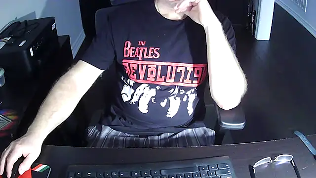 Snapshot of Shalun2000 chatting on April 12, 1:05 pm Shalun2000 online show from April 12, 1:05 pm