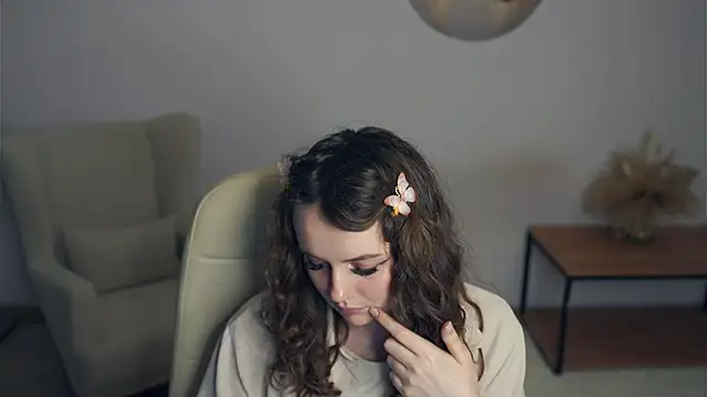 Snapshot of BernieFranko chatting on April 6, 12:39 pm BernieFranko online show from April 6, 12:39 pm