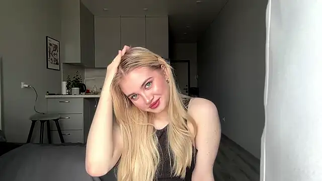 Snapshot of kirtova_ chatting on April 22, 9:11 am kirtova online show from April 22, 9:11 am