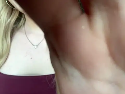 Snapshot of kirtova_ chatting on May 5, 11:07 am kirtova online show from May 5, 11:07 am