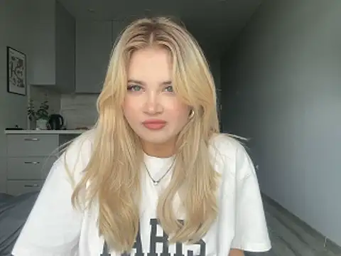 Snapshot of kirtova_ chatting on May 31, 11:17 am kirtova online show from May 31, 11:17 am