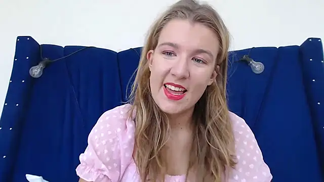 Yennyloves online show from May 31, 2:02 pm