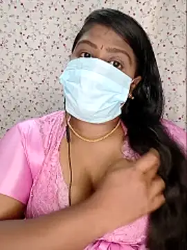 Romantic Woman online show from May 2, 6:35 pm