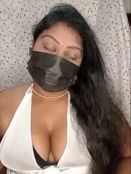 Romantic Woman online show from May 15, 6:26 pm
