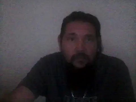 Snapshot of madviking0102 chatting on April 4, 1:19 pm madviking0102 online show from April 4, 1:19 pm