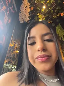 Snapshot of SusanneGrace chatting on May 17, 8:05 pm SusanneGrace online show from May 17, 8:05 pm
