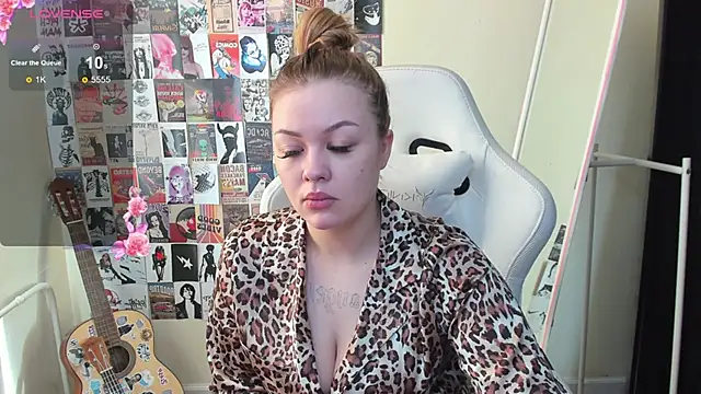 AmeliePeach online show from May 1, 1:43 am