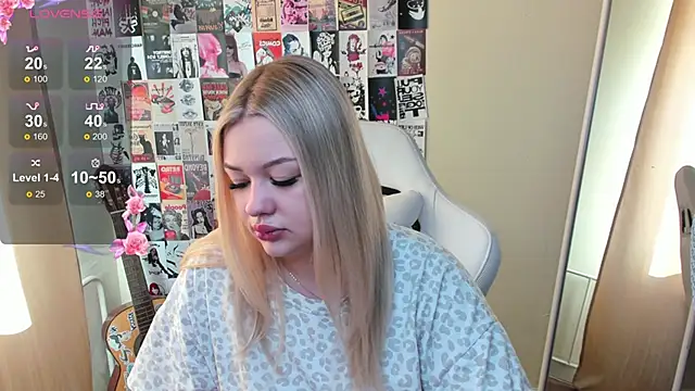 AmeliePeach online show from May 28, 1:36 am