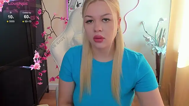AmeliePeach online show from June 16, 1:52 am