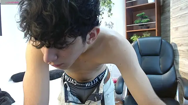 Snapshot of billy_wild chatting on April 30, 12:55 pm billy wild online show from April 30, 12:55 pm