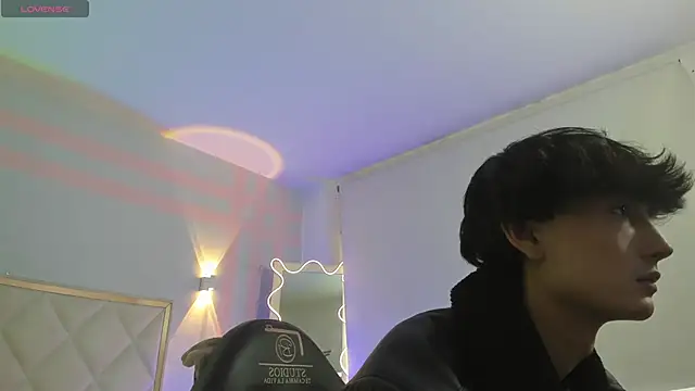 Snapshot of Eidan_tay chatting on April 8, 7:47 pm Eidan tay online show from April 8, 7:47 pm