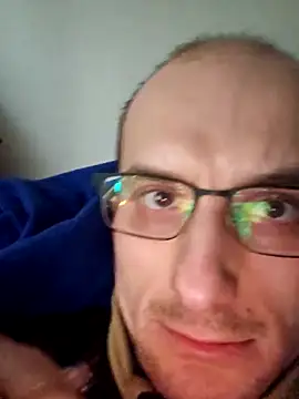 UpbeatXiphias online show from April 9, 3:39 pm