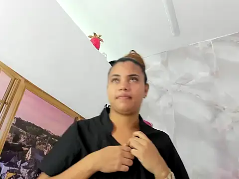 EllyBloom online show from May 5, 1:41 pm