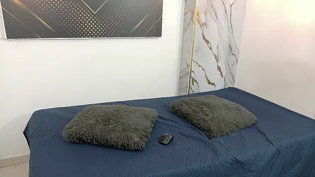 GoldenDesireX  online show from May 18, 6:58 pm