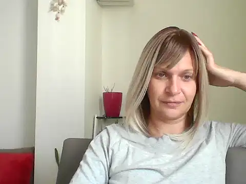 SweetLilTrouble online show from April 28, 11:26 am