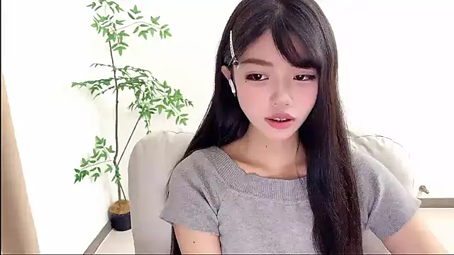Snapshot of Kitteovo chatting on June 4, 9:26 am Kitteovo online show from June 4, 9:26 am