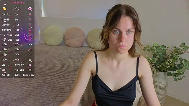 Snapshot of Nikkyy_reed chatting on June 23, 5:49 am Nikkyy reed online show from June 23, 5:49 am
