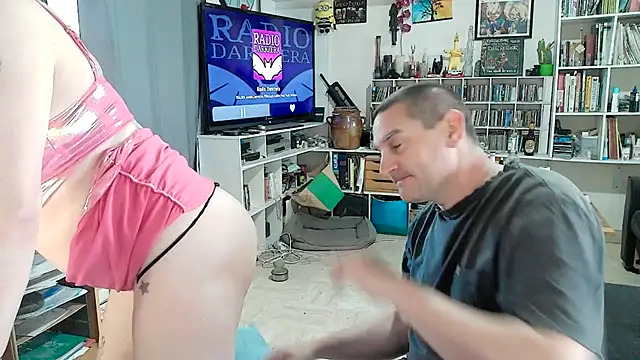 Snapshot of teddythebeer86 chatting on May 12, 12:57 pm teddythebeer86 online show from May 12, 12:57 pm