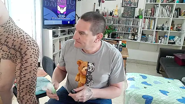Snapshot of teddythebeer86 chatting on May 16, 2:16 pm teddythebeer86 online show from May 16, 2:16 pm