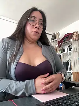 vampiralatina online show from April 28, 4:23 pm