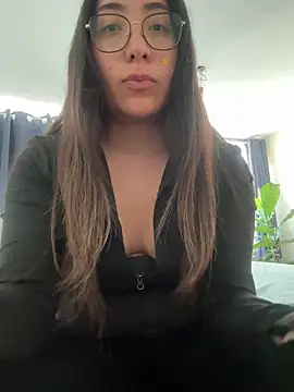 vampiralatina online show from May 20, 5:41 pm