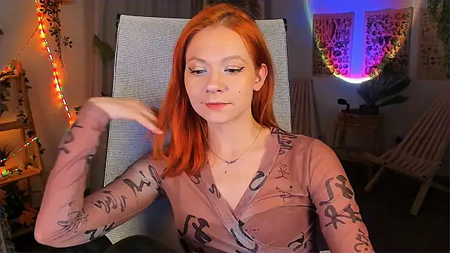 LisaAris online show from May 9, 6:24 pm