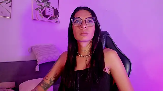 Maddie Ray online show from May 29, 11:19 am