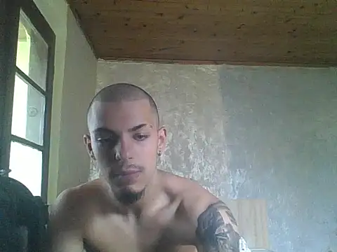 robertmrn112 online show from June 12, 1:21 pm