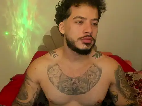 Snapshot of sinnei__ chatting on April 7, 6:25 am sinnei online show from April 7, 6:25 am