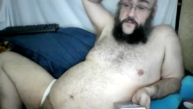 Snapshot of BriTheTopBear chatting on April 22, 1:52 am BriTheTopBear online show from April 22, 1:52 am