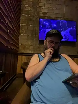 Snapshot of BriTheTopBear chatting on April 30, 2:18 am BriTheTopBear online show from April 30, 2:18 am