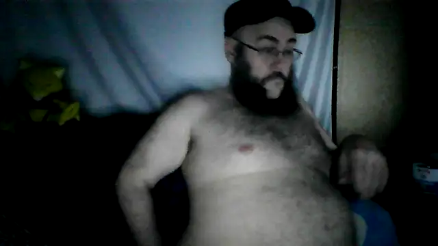 Snapshot of BriTheTopBear chatting on May 16, 2:19 am BriTheTopBear online show from May 16, 2:19 am