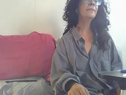 luly mariposa online show from May 2, 12:43 pm