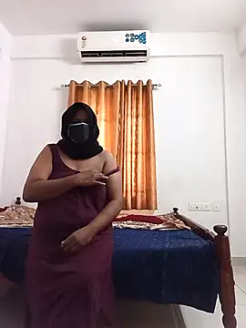 Snapshot of saliya190 chatting on April 7, 7:09 am saliya190 online show from April 7, 7:09 am