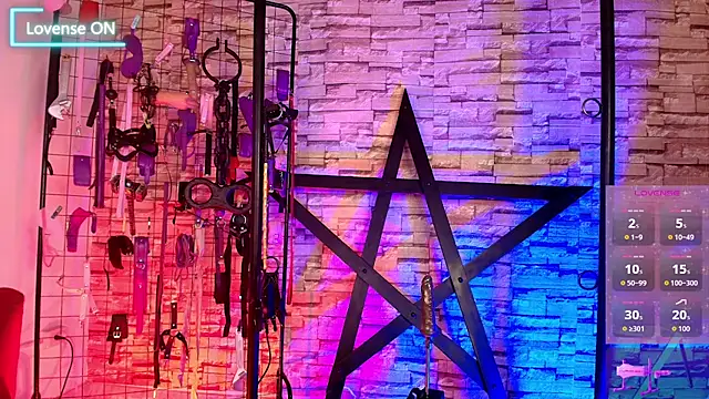 Snapshot of Bdsm_Kiara chatting on April 10, 2:11 pm Bdsm Kiara online show from April 10, 2:11 pm