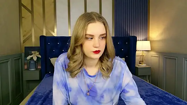 Snapshot of Molly_Voses chatting on May 15, 8:38 pm Molly Voses online show from May 15, 8:38 pm